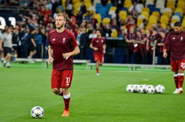Kiev, Ukrayna - 26 Mayıs 2018: Ragnar Klavan ve eğitim 2018 Uefa Şampiyonlar Ligi final maçında Real Madrid ve Liverpool, Ukrayna arasında önce bir Liverpool futbol oyuncuları