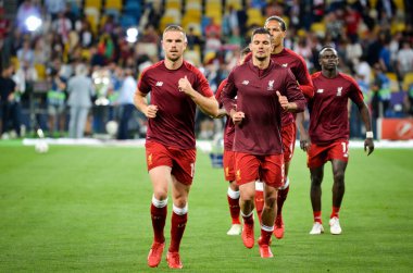 Kiev, Ukrayna - 26 Mayıs 2018: Jordan Henderson ve eğitim 2018 Uefa Şampiyonlar Ligi final maçında Real Madrid ve Liverpool, Ukrayna arasında önce bir Liverpool futbol oyuncuları