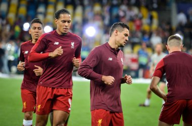 Kiev, Ukrayna - 26 Mayıs 2018: Virgil van Dijk ve eğitim 2018 Uefa Şampiyonlar Ligi final maçında Real Madrid ve Liverpool, Ukrayna arasında önce bir Liverpool futbol oyuncuları