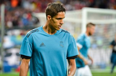 Kiev, Ukrayna - 26 Mayıs 2018: Raphael Varane 2018 önce Uefa Şampiyonlar Ligi Finali maç Real Madrid ve Kiev Ukrayna Milli Güvenlik olimpiyskiy Stadyumu'nda Liverpool arasında