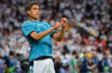 Kiev, Ukrayna - 26 Mayıs 2018: Raphael Varane 2018 önce Uefa Şampiyonlar Ligi Finali maç Real Madrid ve Kiev Ukrayna Milli Güvenlik olimpiyskiy Stadyumu'nda Liverpool arasında