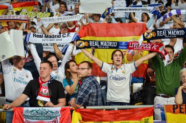 Kiev, Ukrayna - 26 Mayıs 2018: 2018 Uefa Şampiyonlar Ligi final maçı önce Real Madrid ve Liverpool, Ukrayna arasında Stadı nda Real Madrid hayranları onların takım destek