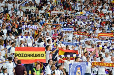 Kiev, Ukrayna - 26 Mayıs 2018: 2018 Uefa Şampiyonlar Ligi final maçı önce Real Madrid ve Liverpool, Ukrayna arasında Stadı nda Real Madrid hayranları onların takım destek