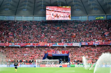Kiev, Ukrayna - 26 Mayıs 2018: 2018 Uefa Şampiyonlar Ligi final maçı önce Real Madrid ve Liverpool, Ukrayna arasında Liverpool taraftarları Stadı nda takım destek