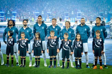 Kiev, Ukrayna - 26 Mayıs 2018: takımı Real Madrid futbol oyuncular stand 2018 Uefa Şampiyonlar Ligi Finali önüne maçı Kiev Ukrayna Milli Güvenlik olimpiyskiy Stadyumu'nda içinde