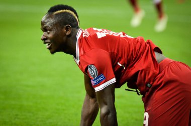 Kiev, Ukrayna - 26 Mayıs 2018: 2018 sırasında Sadio Mane (R) Uefa Şampiyonlar Ligi Finali maç Real Madrid ve Kiev Ukrayna Milli Güvenlik olimpiyskiy Stadyumu'nda Liverpool arasında