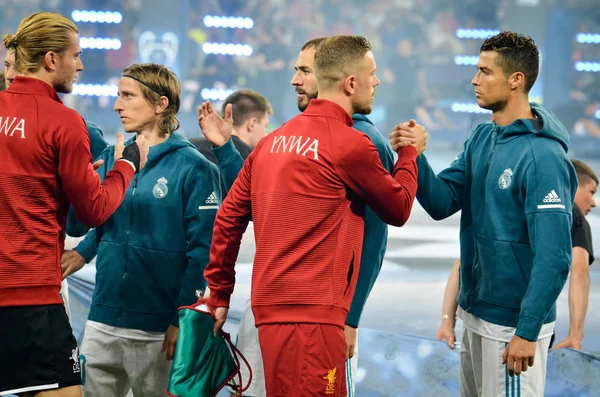 Kiev, Ukrayna - 26 Mayıs 2018: Real Madrid ve Liverpool futbolcular sıkışalım 2018 Uefa Şampiyonlar Ligi final maçında Milli Güvenlik olimpiyskiy Stadyumu'nda, Ukrayna Kiev önce