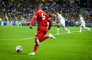 Kiev, Ukrayna - 26 Mayıs 2018: 2018 sırasında Georginio Wijnaldum (R) Uefa Şampiyonlar Ligi Finali maç Real Madrid ve Kiev Ukrayna Milli Güvenlik olimpiyskiy Stadyumu'nda Liverpool arasında