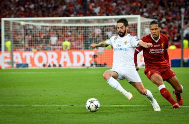 Kiev, Ukrayna - 26 Mayıs 2018: Virgil van Dijk ve Çifleşme (L) 2018 sırasında Uefa Şampiyonlar Ligi Finali maç Real Madrid ve Kiev Ukrayna Milli Güvenlik olimpiyskiy Stadyumu'nda Liverpool arasında