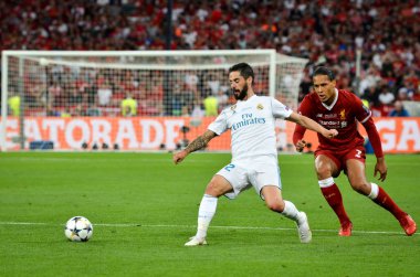 Kiev, Ukrayna - 26 Mayıs 2018: Virgil van Dijk ve Çifleşme (L) 2018 sırasında Uefa Şampiyonlar Ligi Finali maç Real Madrid ve Kiev Ukrayna Milli Güvenlik olimpiyskiy Stadyumu'nda Liverpool arasında