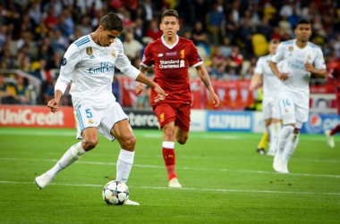 Kiev, Ukrayna - 26 Mayıs 2018: Raphael Varane kutlamak 2018 Uefa Şampiyonlar Ligi final maçında Real Madrid ve Kiev Ukrayna Milli Güvenlik olimpiyskiy Stadyumu'nda Liverpool arasında sırasında