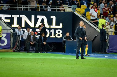 Kiev, Ukrayna - 26 Mayıs 2018: Zinedine Zidane 2018 sırasında Uefa Şampiyonlar Ligi Finali maç Real Madrid ve Kiev Ukrayna Milli Güvenlik olimpiyskiy Stadyumu'nda Liverpool arasında