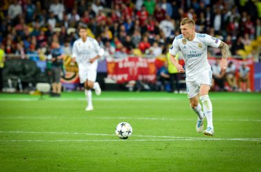 Kiev, Ukrayna - 26 Mayıs 2018: Toni Kroos 2018 sırasında Uefa Şampiyonlar Ligi Finali maç Real Madrid ve Kiev Ukrayna Milli Güvenlik olimpiyskiy Stadyumu'nda Liverpool arasında