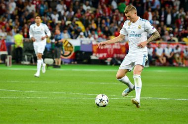Kiev, Ukrayna - 26 Mayıs 2018: Toni Kroos 2018 sırasında Uefa Şampiyonlar Ligi Finali maç Real Madrid ve Kiev Ukrayna Milli Güvenlik olimpiyskiy Stadyumu'nda Liverpool arasında