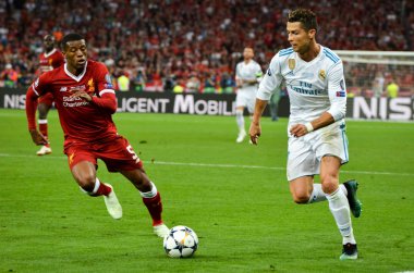 Kiev, Ukrayna - 26 Mayıs 2018: Cristiano Ronaldo ve Georginio Wijnaldum 2018 Uefa Şampiyonlar Ligi final maçında Real Madrid ve Liverpool, Ukrayna arasında sırasında