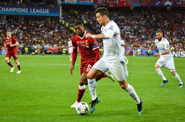 Kiev, Ukrayna - 26 Mayıs 2018: Cristiano Ronaldo ve Georginio Wijnaldum 2018 Uefa Şampiyonlar Ligi final maçında Real Madrid ve Liverpool, Ukrayna arasında sırasında