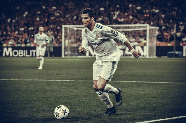 Kiev, Ukrayna - 26 Mayıs 2018: Cristiano Ronaldo 2018 sırasında Uefa Şampiyonlar Ligi Finali maç Real Madrid ve Kiev Ukrayna Milli Güvenlik olimpiyskiy Stadyumu'nda Liverpool arasında
