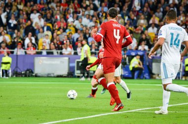 Kiev, Ukrayna - 26 Mayıs 2018: Virgil van Dijk 2018 sırasında Uefa Şampiyonlar Ligi Finali maç Real Madrid ve Kiev Ukrayna Milli Güvenlik olimpiyskiy Stadyumu'nda Liverpool arasında