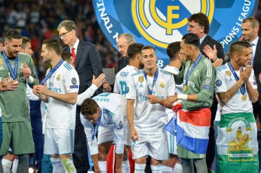Kiev, Ukrayna - 26 Mayıs 2018: Futbolcular Real Madrid Uefa Şampiyonlar Ligi lig 2018 kazanan altın madalya Kiev, Ukrayna içinde alırsınız.