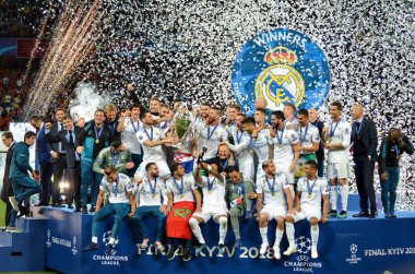 Kiev, Ukrayna - 26 Mayıs 2018: Futbolcular Real Madrid Uefa Şampiyonlar Ligi 2018 arasında Real Madrid ve Liverpool, Ukrayna Kiev maçında son zaferi kutlamak