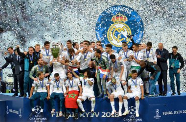 Kiev, Ukrayna - 26 Mayıs 2018: Futbolcular Real Madrid Uefa Şampiyonlar Ligi 2018 arasında Real Madrid ve Liverpool, Ukrayna Kiev maçında son zaferi kutlamak