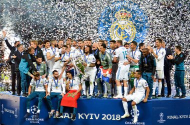 Kiev, Ukrayna - 26 Mayıs 2018: Futbolcular Real Madrid Uefa Şampiyonlar Ligi 2018 arasında Real Madrid ve Liverpool, Ukrayna Kiev maçında son zaferi kutlamak