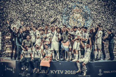 Kiev, Ukrayna - 26 Mayıs 2018: Futbolcular Real Madrid Uefa Şampiyonlar Ligi 2018 arasında Real Madrid ve Liverpool, Ukrayna Kiev maçında son zaferi kutlamak