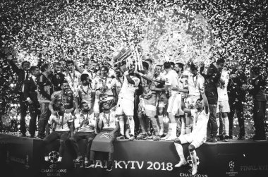 Kiev, Ukrayna - 26 Mayıs 2018: Futbolcular Real Madrid Uefa Şampiyonlar Ligi 2018 arasında Real Madrid ve Liverpool, Ukrayna Kiev maçında son zaferi kutlamak