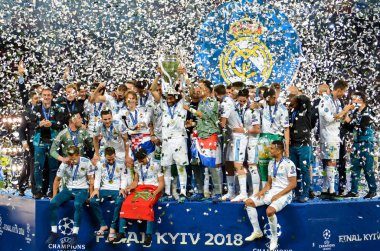 Kiev, Ukrayna - 26 Mayıs 2018: Futbolcular Real Madrid Uefa Şampiyonlar Ligi 2018 arasında Real Madrid ve Liverpool, Ukrayna Kiev maçında son zaferi kutlamak