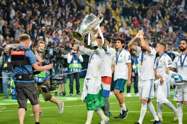 Kiev, Ukrayna - 26 Mayıs 2018: Sergio Ramos Real Madrid Uefa Şampiyonlar Ligi 2018 arasında Real Madrid ve Liverpool, Ukrayna Kiev maçında son zaferi kutlamak