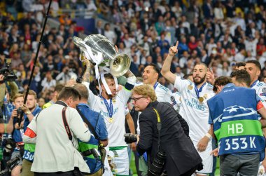 Kiev, Ukrayna - 26 Mayıs 2018: Sergio Ramos Real Madrid Uefa Şampiyonlar Ligi 2018 arasında Real Madrid ve Liverpool, Ukrayna Kiev maçında son zaferi kutlamak