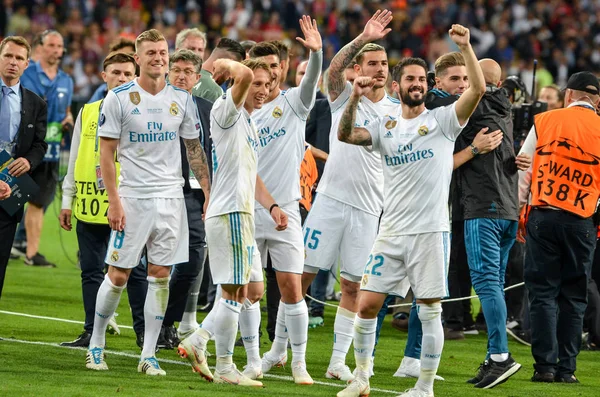 レアル マドリードのサッカー選手がレアル マドリード リヴァプール ウクライナのキエフ戦で Uefa チャンピオンズ リーグ 2018 年の決勝で勝利を祝う — ストック写真