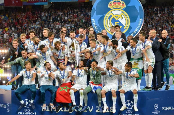 Kiev, Ukrayna - 26 Mayıs 2018: Futbolcular Real Madrid Uefa Şampiyonlar Ligi 2018 arasında Real Madrid ve Liverpool, Ukrayna Kiev maçında son zaferi kutlamak