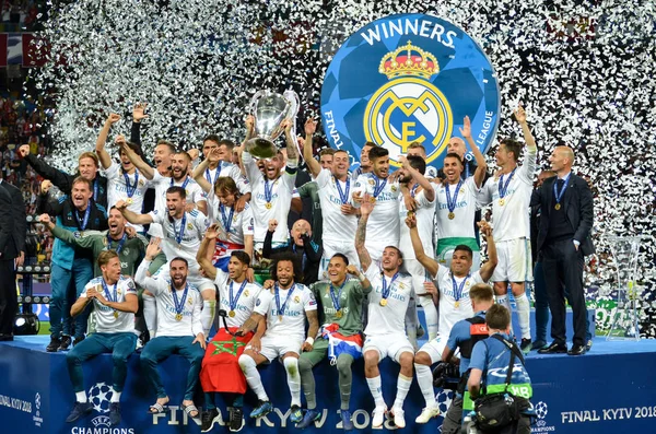 Kiev, Ukrayna - 26 Mayıs 2018: Futbolcular Real Madrid Uefa Şampiyonlar Ligi 2018 arasında Real Madrid ve Liverpool, Ukrayna Kiev maçında son zaferi kutlamak