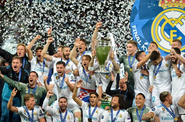 Kiev, Ukrayna - 26 Mayıs 2018: Futbolcular Real Madrid Uefa Şampiyonlar Ligi 2018 arasında Real Madrid ve Liverpool, Ukrayna Kiev maçında son zaferi kutlamak