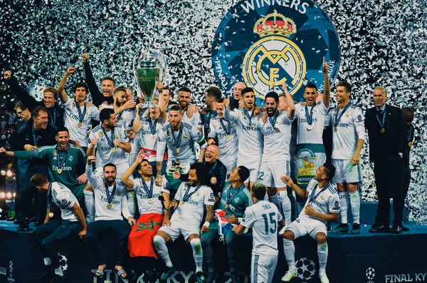 Kiev, Ukrayna - 26 Mayıs 2018: Futbolcular Real Madrid Uefa Şampiyonlar Ligi 2018 arasında Real Madrid ve Liverpool, Ukrayna Kiev maçında son zaferi kutlamak