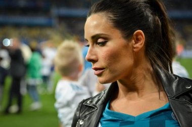 Kiev, Ukrayna - 26 Mayıs 2018: Kız Real Madrid Uefa Şampiyonlar Ligi 2018 arasında Real Madrid ve Liverpool, Ukrayna Kiev maçında son zaferi kutlamak