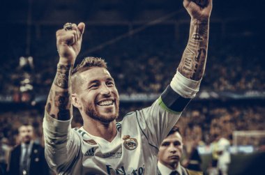 Kiev, Ukrayna - 26 Mayıs 2018: Sergio Ramos Real Madrid Uefa Şampiyonlar Ligi 2018 arasında Real Madrid ve Liverpool, Ukrayna Kiev maçında son zaferi kutlamak