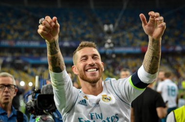Kiev, Ukrayna - 26 Mayıs 2018: Sergio Ramos Real Madrid Uefa Şampiyonlar Ligi 2018 arasında Real Madrid ve Liverpool, Ukrayna Kiev maçında son zaferi kutlamak
