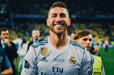 Kiev, Ukrayna - 26 Mayıs 2018: Sergio Ramos Real Madrid Uefa Şampiyonlar Ligi 2018 arasında Real Madrid ve Liverpool, Ukrayna Kiev maçında son zaferi kutlamak