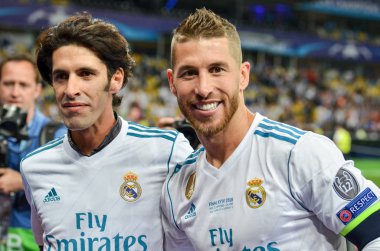 Kiev, Ukrayna - 26 Mayıs 2018: Jesus Vallejo ve Sergio Ramos Real Madrid Uefa Şampiyonlar Ligi 2018 Ukrayna Kiev maçında son zaferi kutlamak