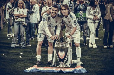 Kiev, Ukrayna - 26 Mayıs 2018: Mateo Kovacic ve Luka Modric Real Madrid Uefa Şampiyonlar Ligi 2018 Ukrayna Kiev maçında son zaferi kutlamak