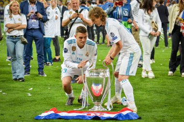 Kiev, Ukrayna - 26 Mayıs 2018: Mateo Kovacic ve Luka Modric Real Madrid Uefa Şampiyonlar Ligi 2018 Ukrayna Kiev maçında son zaferi kutlamak