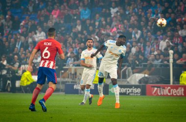 Lyon, Fransa - 16 Mayıs, 2018: Koke (L) Andre Zambo Anguissa arada Atletico Madrid vs Olimpik Marsilya Groupama Stadyumu, Fransa final Uefa Avrupa Ligi maçı sırasında karşı