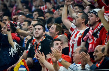 Lyon, Fransa - 16 Mayıs, 2018: Atletico Madrid taraftarları final Uefa Avrupa Ligi sırasında takım maç arada Atletico Madrid vs Groupama Stadyumu, Fransa Olimpik Marsilya standları destek