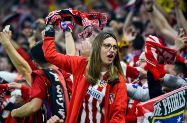Lyon, Fransa - 16 Mayıs, 2018: Atletico Madrid taraftarları final Uefa Avrupa Ligi sırasında takım maç arada Atletico Madrid vs Groupama Stadyumu, Fransa Olimpik Marsilya standları destek
