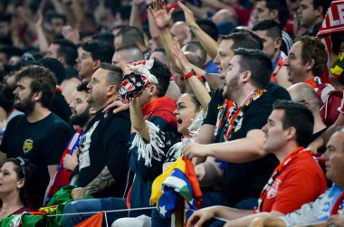 Lyon, Fransa - 16 Mayıs, 2018: Atletico Madrid taraftarları final Uefa Avrupa Ligi sırasında takım maç arada Atletico Madrid vs Groupama Stadyumu, Fransa Olimpik Marsilya standları destek