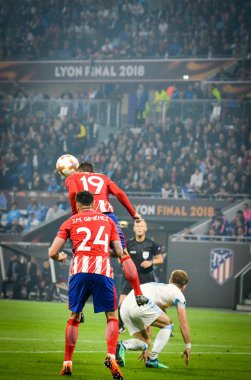 Lyon, Fransa - 16 Mayıs, 2018: Lucas Hernandez ve Jose Gimenez sırasında final Uefa Avrupa Ligi maç arada Atletico Madrid vs Olimpik Marsilya Groupama Stadyumu, Fransa
