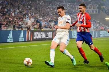 Lyon, Fransa - 16 Mayıs, 2018: Florian Thauvin (L) ve Lucas Hernandez sırasında final Uefa Avrupa Ligi maç arada Atletico Madrid vs Olimpik Marsilya Groupama Stadyumu, Fransa