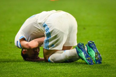 Lyon, Fransa - 16 Mayıs, 2018: yaralı futbolcu Atletico Madrid vs Groupama Stadyumu, Fransa Olimpik Marsilya arasında final Uefa Avrupa Ligi maçı sırasında